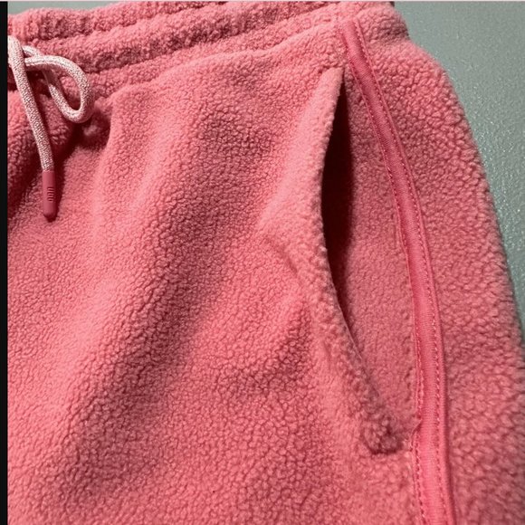NWOT UGG PETRIA SHERPA SHORTS WOMENS PINK COZY FUZZY POCKETS SIDE SLIT / M - Picture 8 of 15